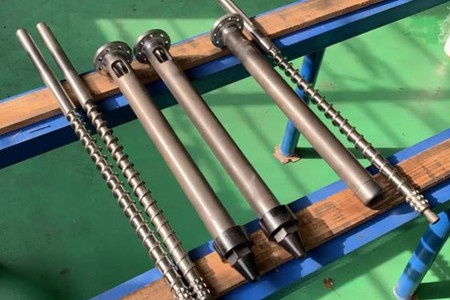 擠出機螺桿和機筒的使用條件及方法